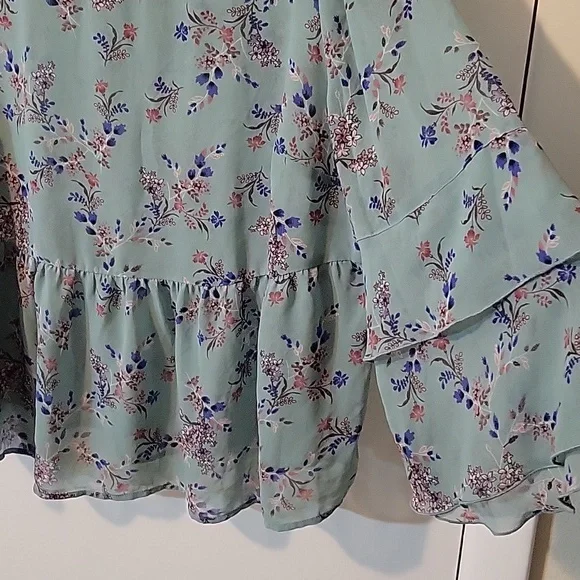 Arizona Jean Company Green Bell Sleeve Sheer Floral Blouse - Picture 3 of 8